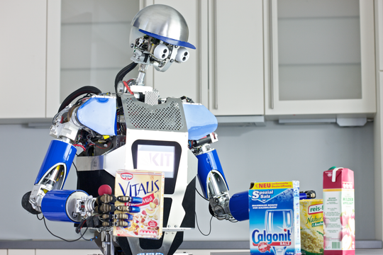 Roboter ARMAR III in der Modellküche des Instituts für Anthropomatik und Robotik an der Universität Karlsruhe, Aufnahme 2011. Bildrechte: Karlsruher Institut für Technologie.