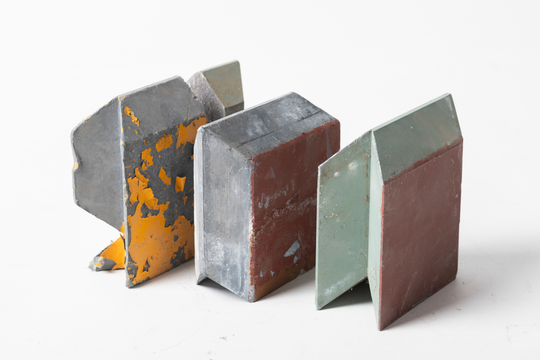 Normsteine zur Abschirmung ionisierender Strahlung, Aufnahme 2024. Fotografie: Amadeus Bramsiepe und Jonas Zilius.