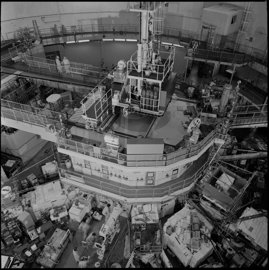 Reaktorblock des Forschungsreaktors 2, März 1976, Fotografie unbekannter Urheberschaft. KIT-Archiv 28028/04805.