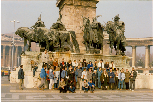 Das Collegium Musicum der Universität Karlsruhe in Budapest, 1986, Fotografie: Rafael Cardenas. KIT-Archiv 28010/I 86.