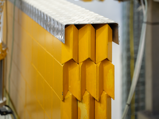 Verwendung von Normsteinen am Karlsruhe Research Accelerator KARA am Campus Nord des KIT, Aufnahme 2024. Fotografie: Amadeus Bramsiepe und Jonas Zilius.