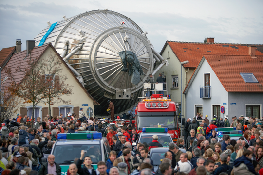 Präzisionswaage für die leichtesten Elementarteilchen