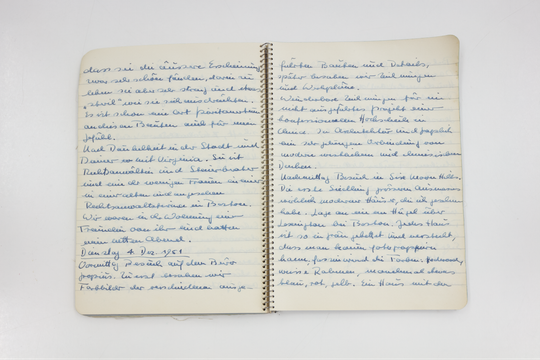 Reisetagebuch von Maria Fischer, Eintrag zum 04.12.1951: Besuch der Wohnhaussiedlung Six Moon Hills bei Lexington/Massachusetts (Beginn auf der rechten Seite, untere Hälfte). Fotografie: Amadeus Bramsiepe und Jonas Zilius.