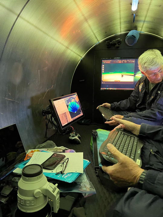 Der Arbeitsplatz im Tauchboot, Aufnahme 14.07.2022. Bildrechte: Alexander Waibel.