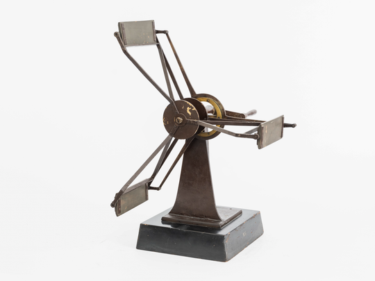 Modell eines Schaufelradantriebs, um 1850. KIT-Fakultät für Maschinenbau, Redtenbacher-Sammlung, Aufnahme 2024. Fotografie: Amadeus Bramsiepe.