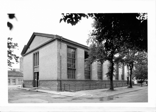 Außenansicht des Laboratoriums für Apparatebau und Verfahrenstechnik, 1940, Fotografie unbekannter Urheberschaft. KIT-Archiv 28010/I 437.