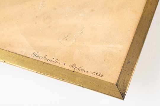 Modell von Kugelschnitten, Teilansicht 3 mit den Namen der Hersteller Berckmüller und Messmer. Fotografie: Amadeus Bramsiepe.